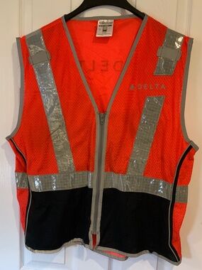 Delta Airlines Employee Crew Reflective Safety Vest Size XL (by ML Kishigo)